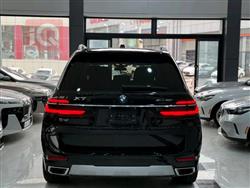 بي ام دبليو X7